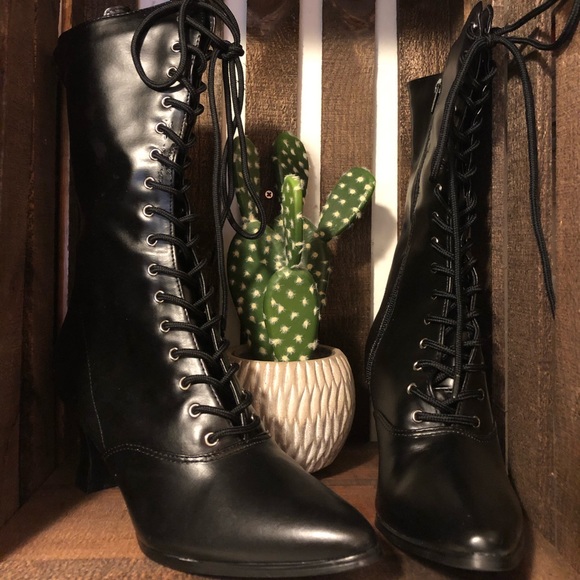 Shoes - Vintage lace up boots Victorian in black